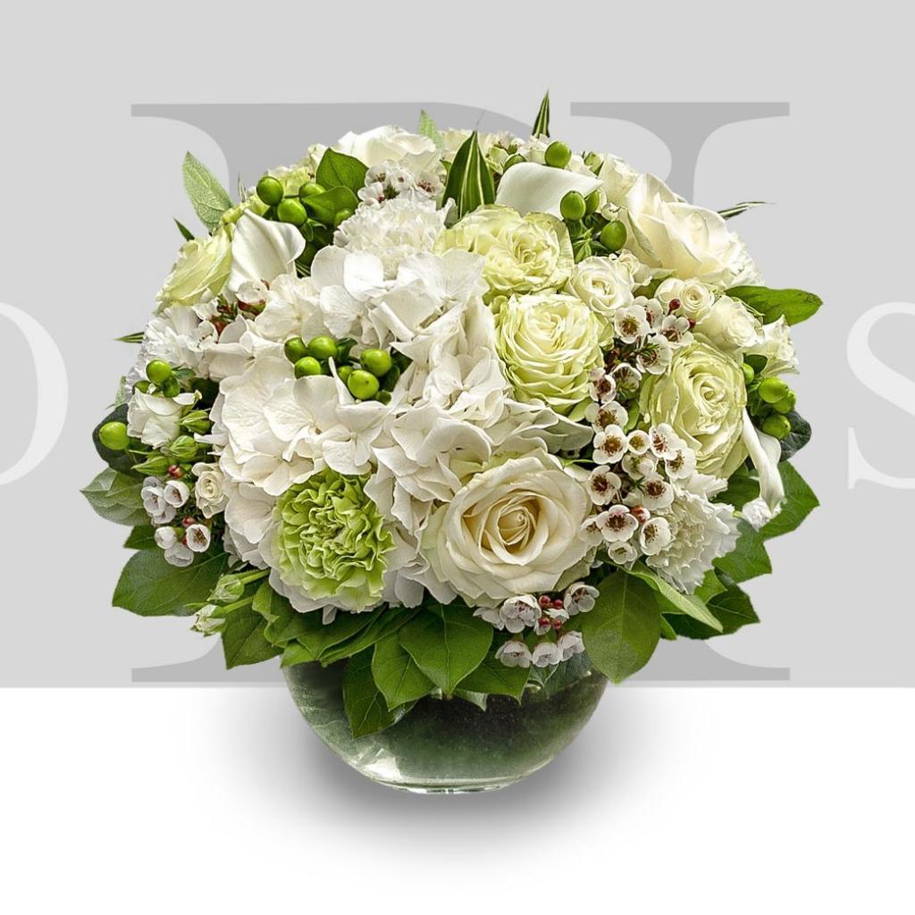 White Romantic Season Bouquet Click N Flowers White Romantic Season Bouquet Click N Flowers