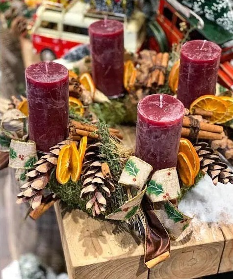 An Advent wreath with four red candles