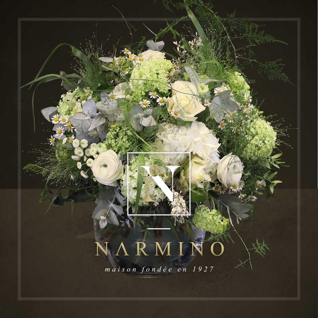 Bouquet de fleurs blanches de saison Narmino