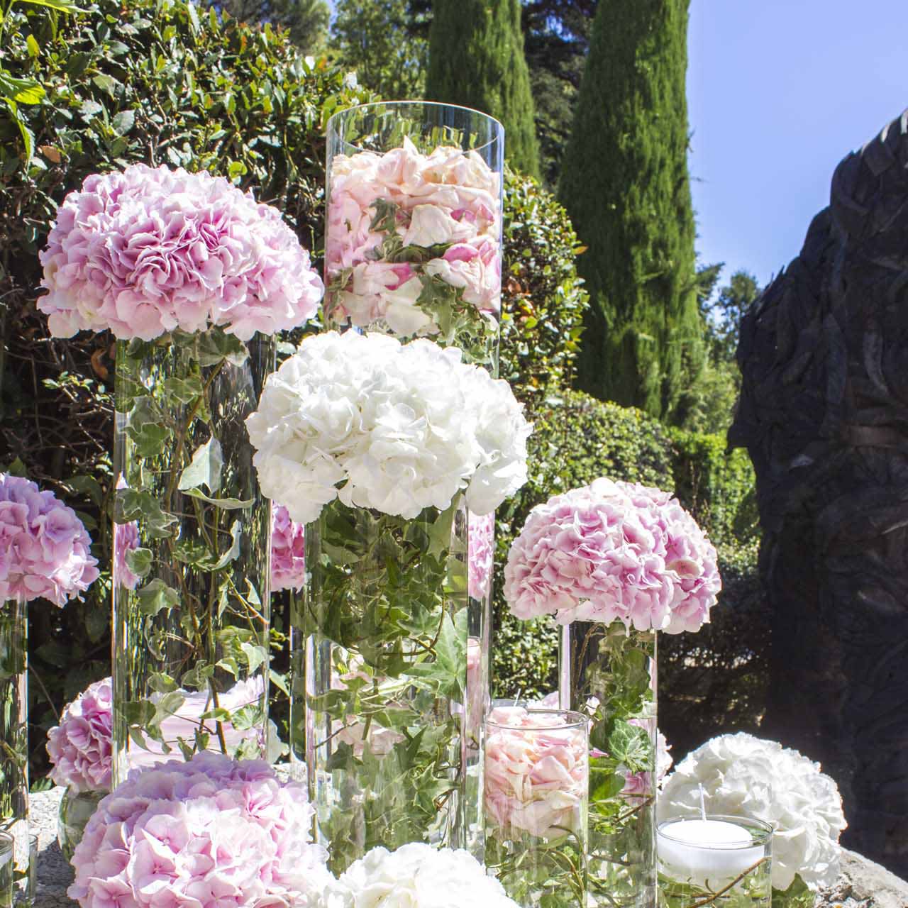 De belles compositions lumineuses pour décorer les jardins lors d'un événement