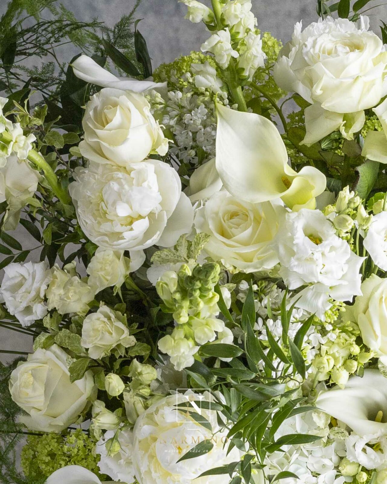 Détail sur un bouquet champêtre blanc Narmino