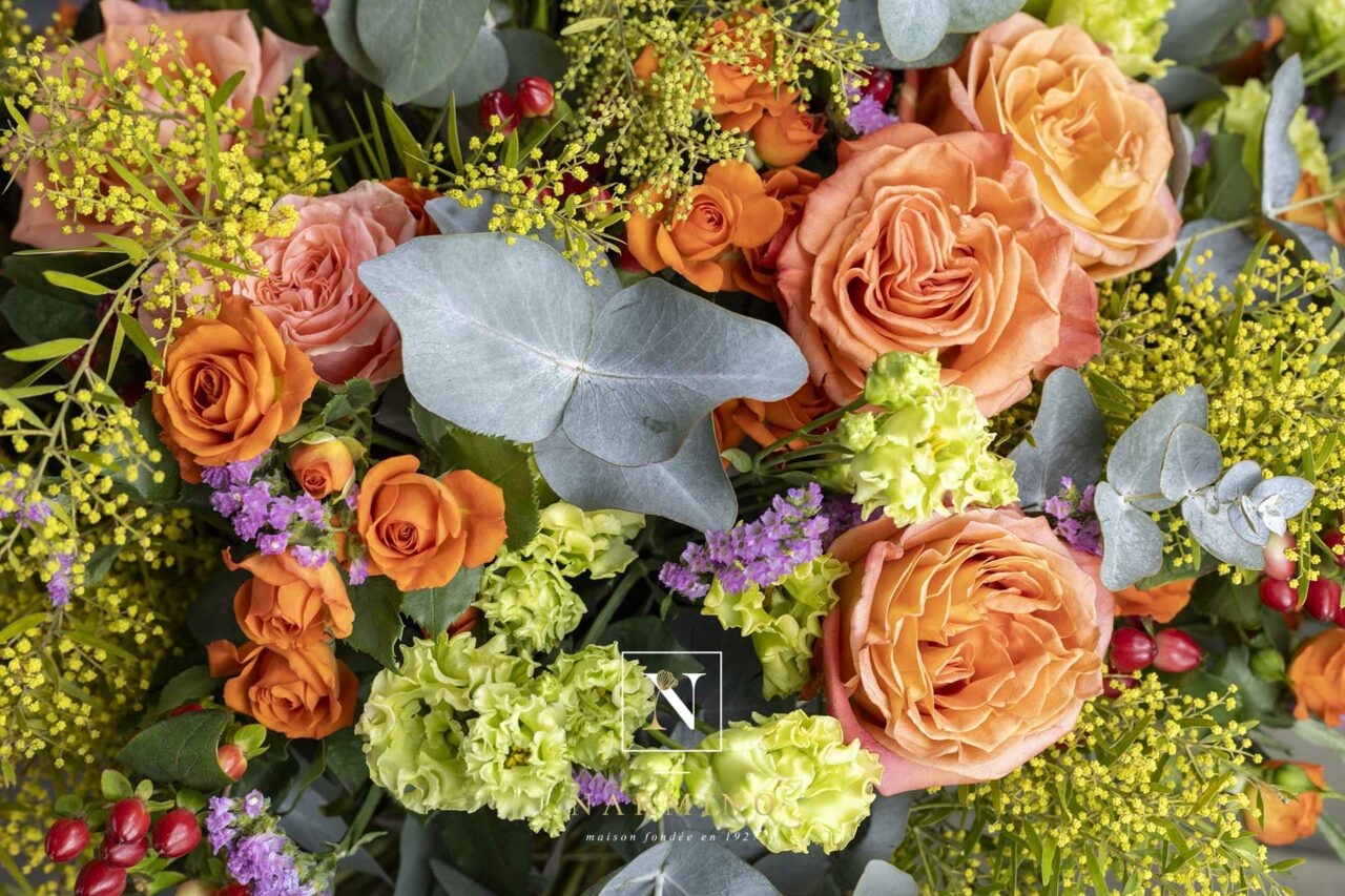 Bouquet rond Narmino coloré pour vos livraison de fleurs à Monaco